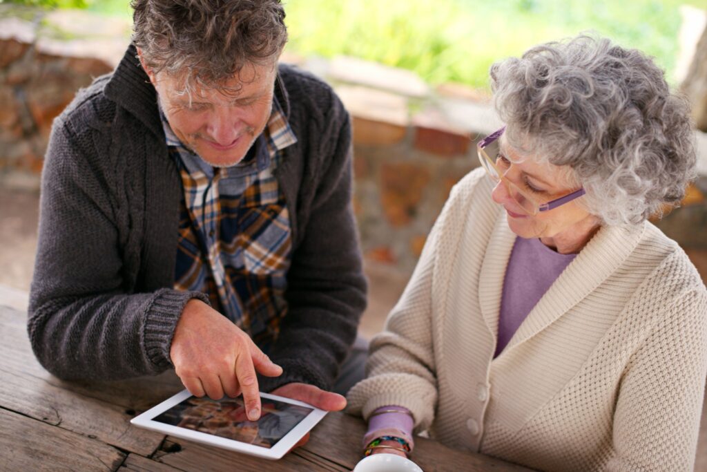 Old couple learning